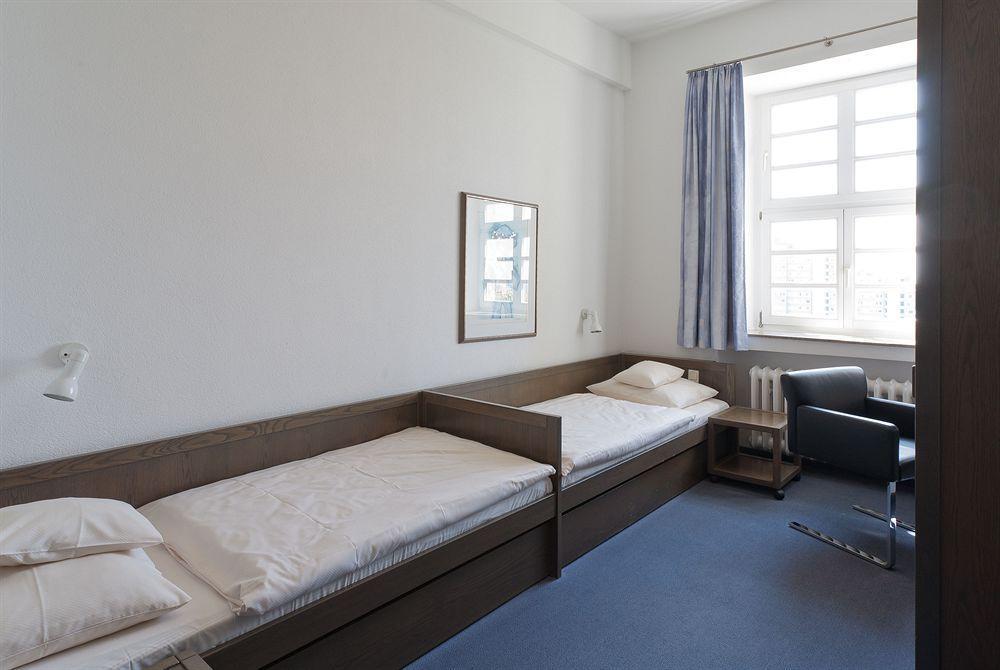 Kardinal Schulte Haus Hotell Bergisch Gladbach Eksteriør bilde