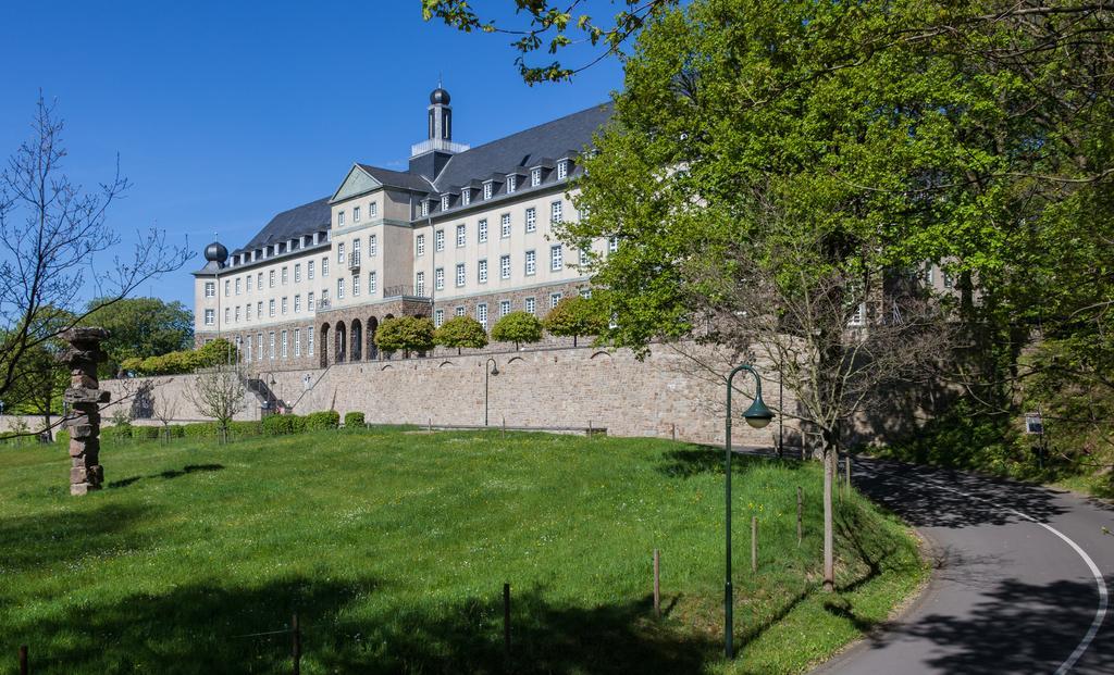 Kardinal Schulte Haus Hotell Bergisch Gladbach Eksteriør bilde