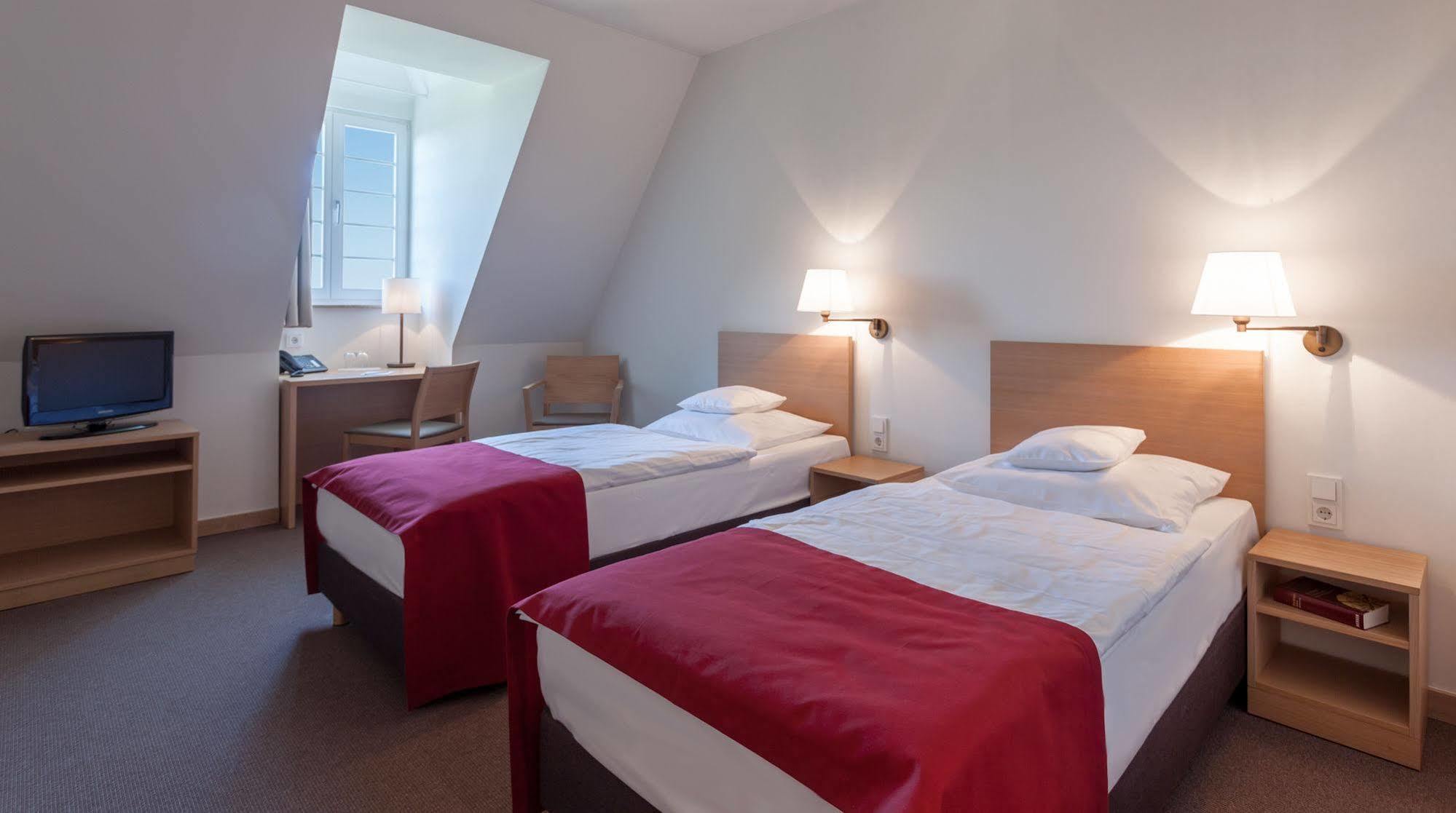 Kardinal Schulte Haus Hotell Bergisch Gladbach Eksteriør bilde